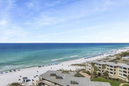 The Scallop By Brightwild-Beachfront Condo Destin Exteriör bild